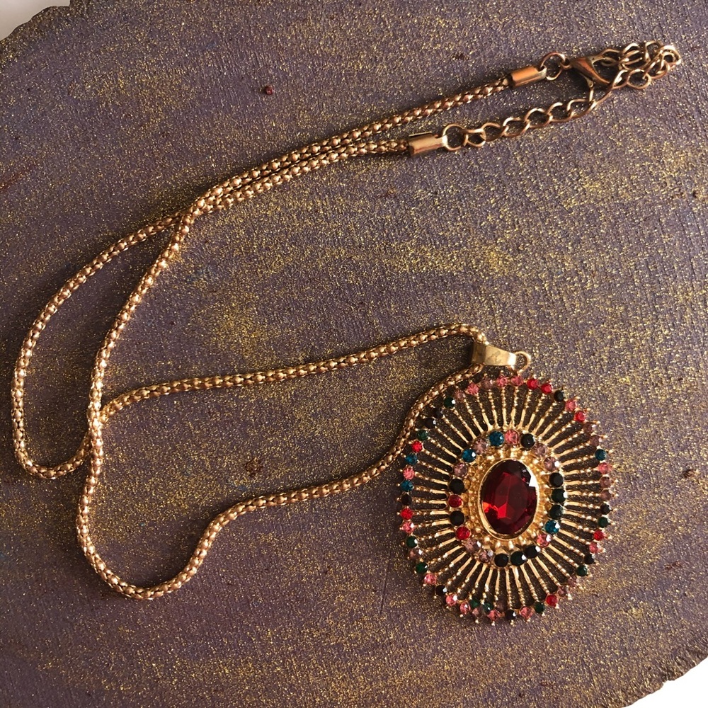 Gold and rhinestone necklace